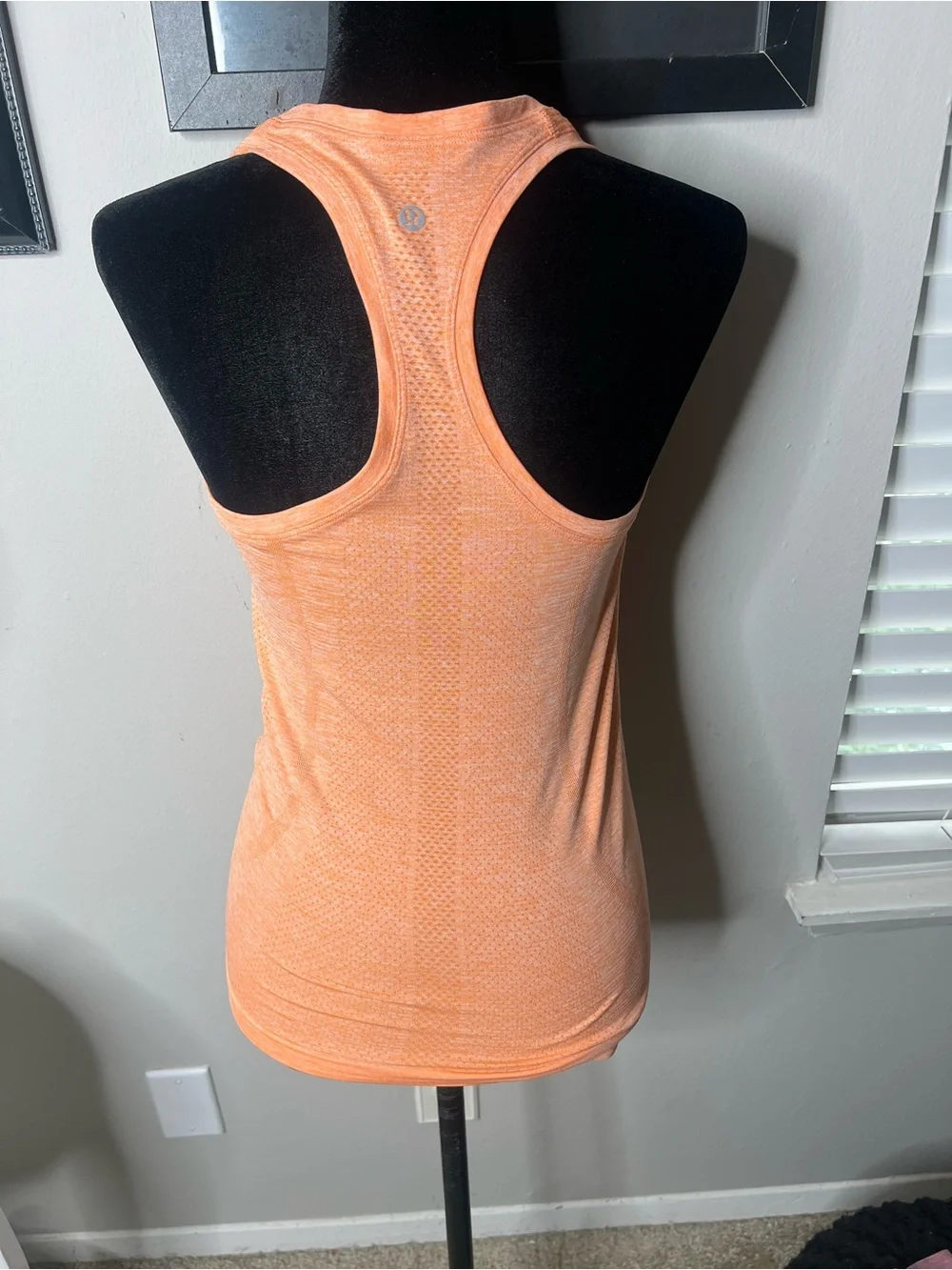 Lululemon swiftly tech 2.0 racerback size 4